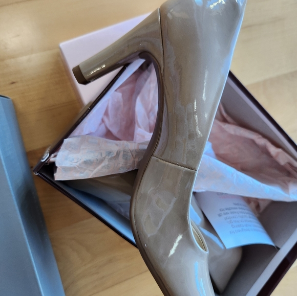 Nude Pumps, Size 6 With Box - Picture 4 of 6
